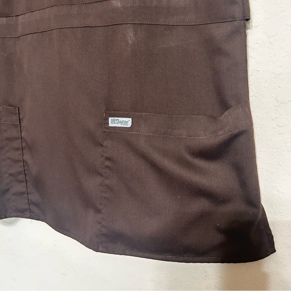 Grey's Anatomy Professional Wear By Barco Scrubs Top Shirt Sz XL Truffle Brown - Picture 4 of 11